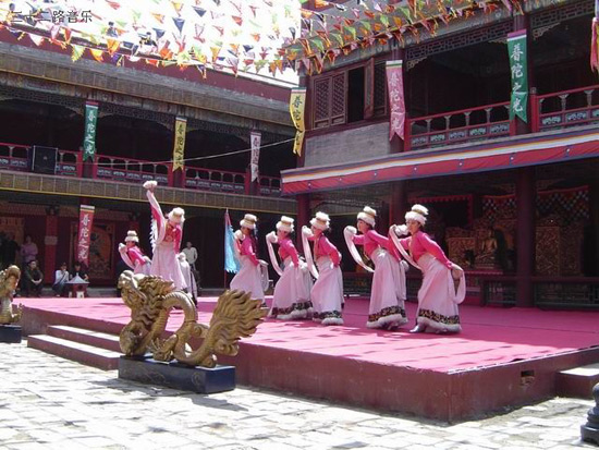 Chinese Dances Enjoyment