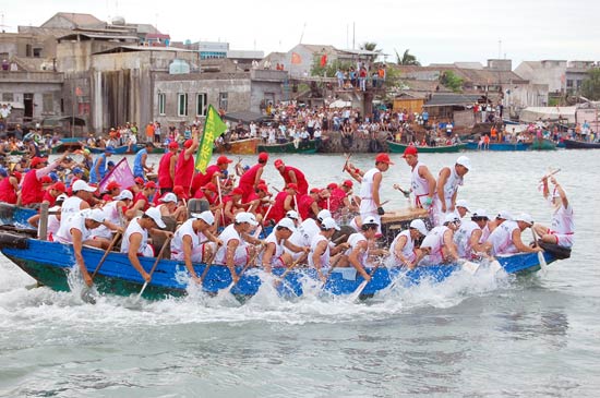 Dragon Boat Festival-Racing