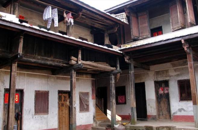 Dongyang Lou, Fujian Tulou