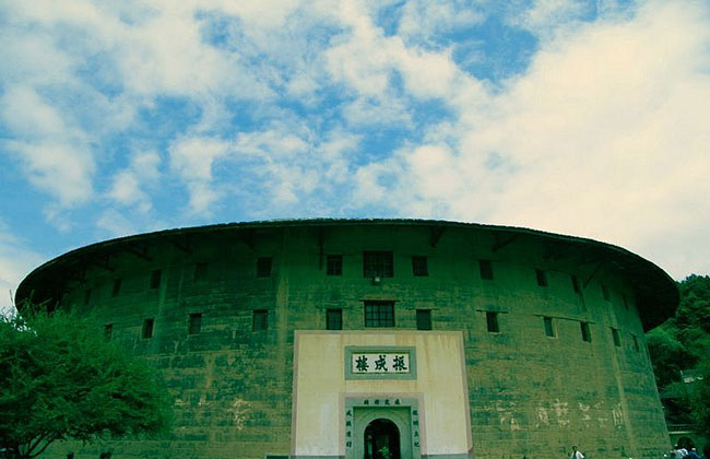 Zhencheng Building, Travel to Fujian