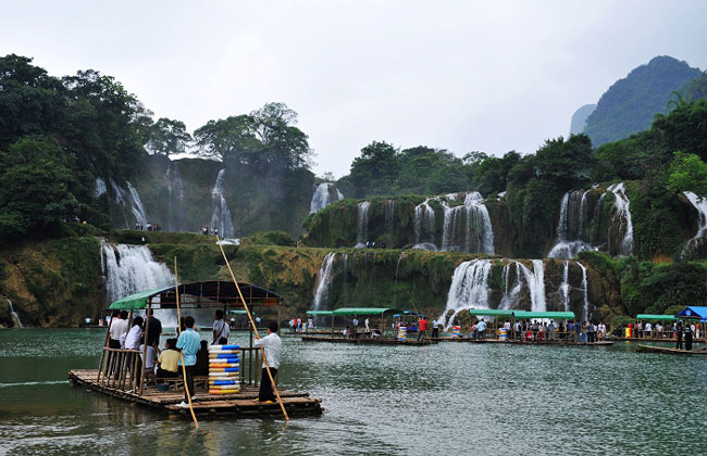 Sight of Detian Water Falls