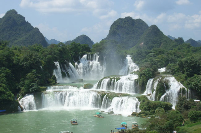 Overlook of Detian Water Falls