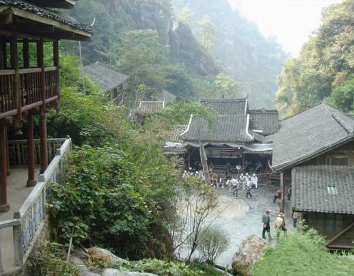 Yinshui Dong Village