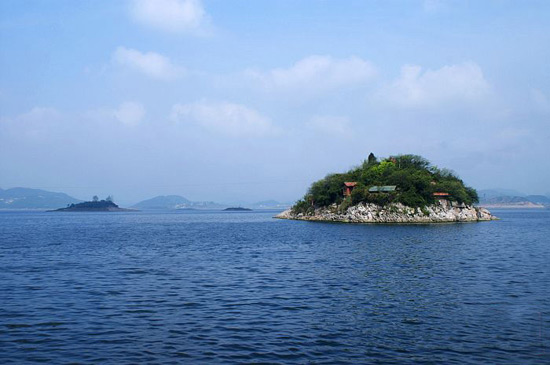 Hongfeng Lake