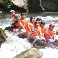 Rafting in Mengdong River