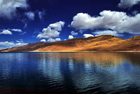 Yamdrok Lake