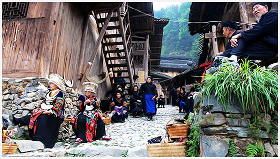 During the festival, the Miao villages sold their handiworks in the village gateway.