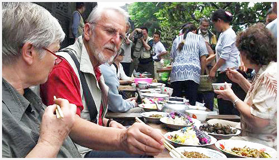 Enjoy sister meal with the local Miao ethnic group.