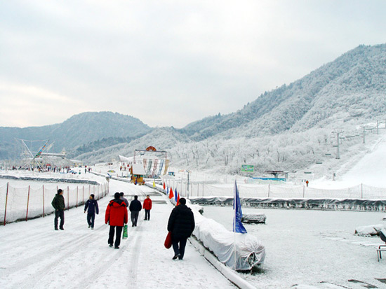 Xiling Snow Mountain Ski Resort