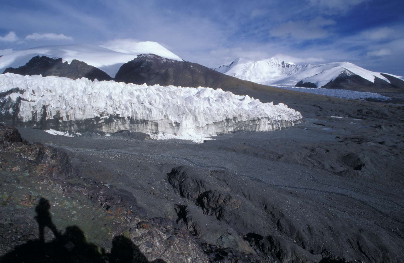 The glacier in Geladandong, the water source of the Yangtze